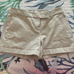 Vineyard vines low rise shorts